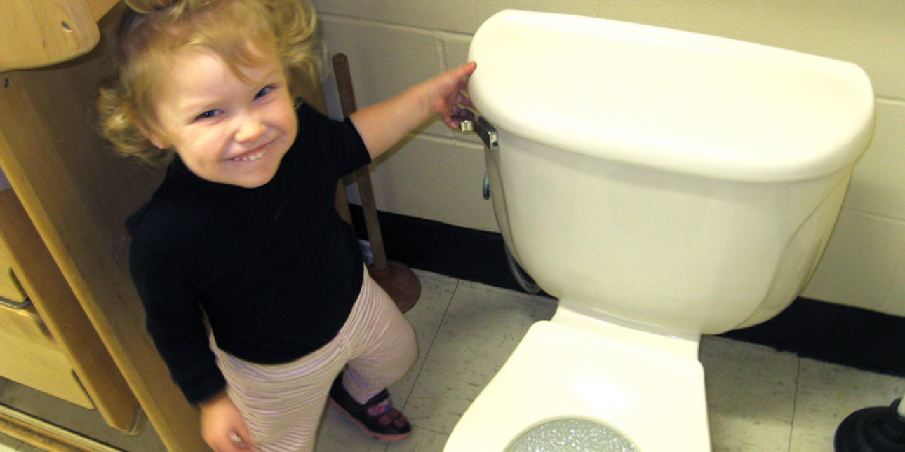  Toddler potty training time